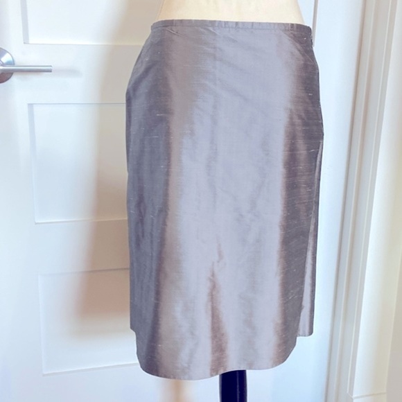 NWT Armani Collezioni NWT Grey Silk Skirt Size 6 - Picture 1 of 7